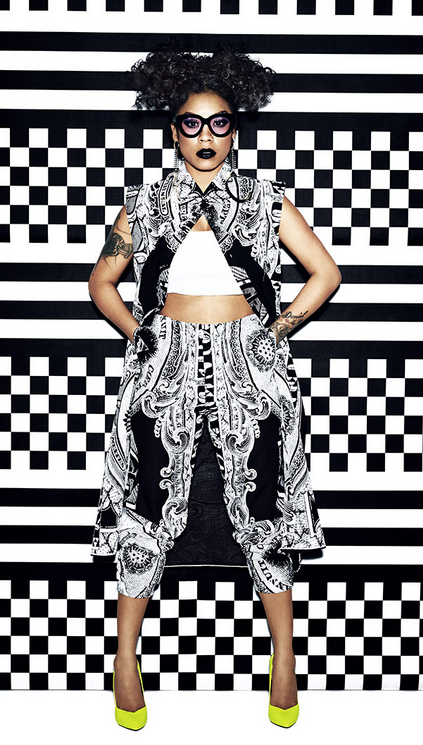 Keyshia Serving In Paisley