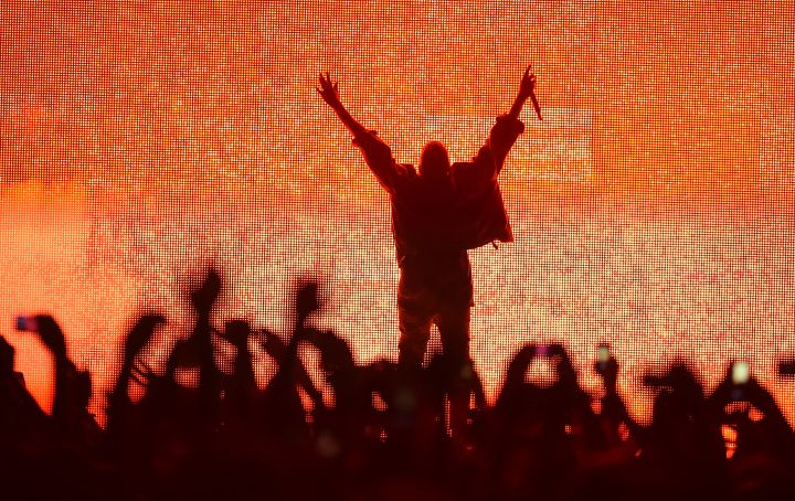 Crowd Love