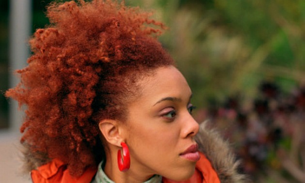 blackwoman-lookingright