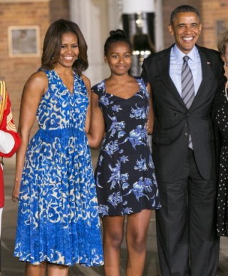 Sasha Obama With President & Michelle Obama