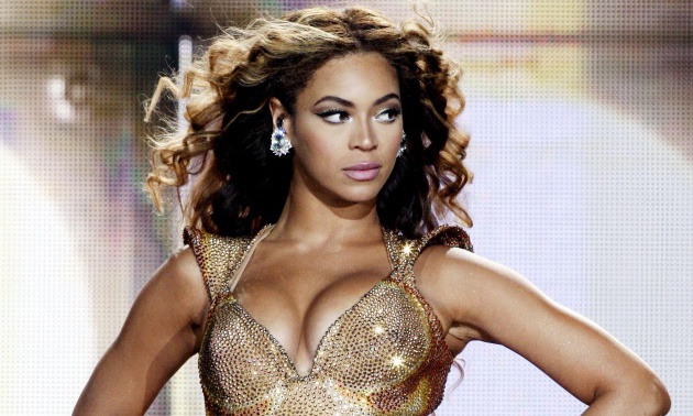 Beyonce Performs at The Staples Center