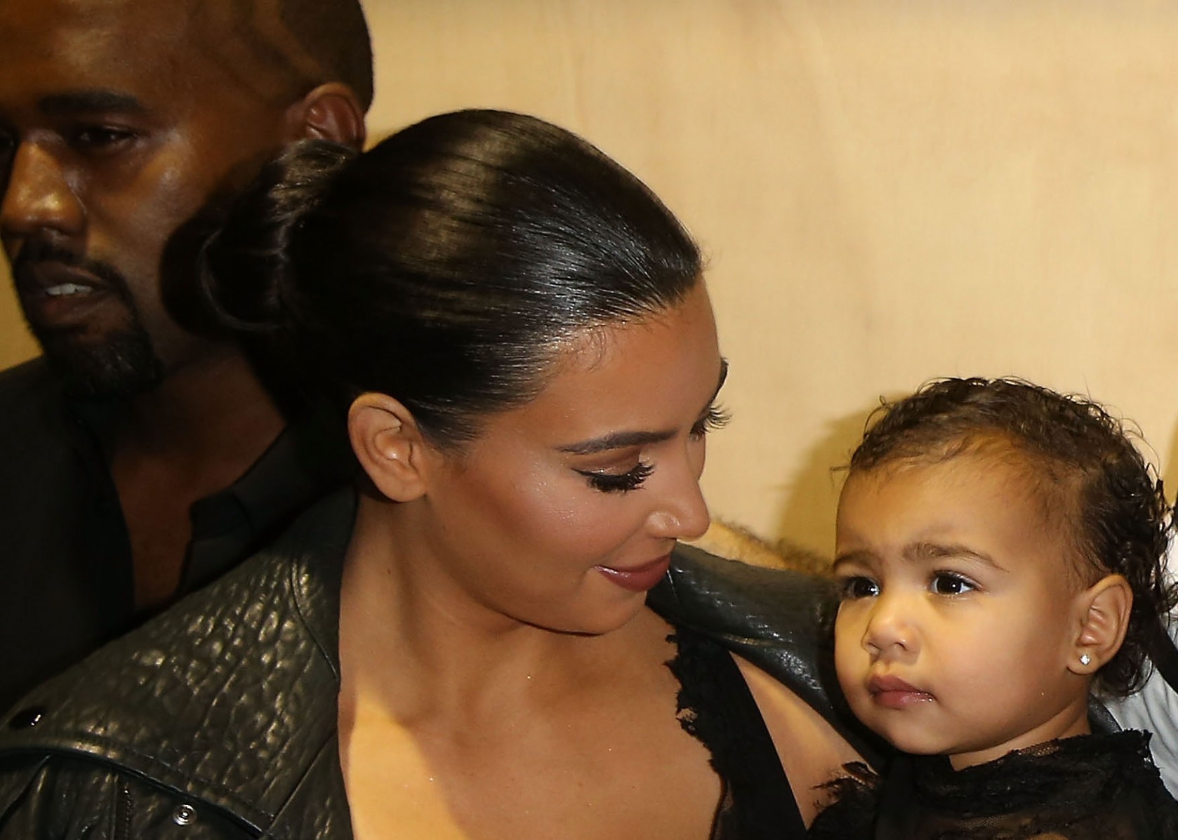 Givenchy : Front Row - Paris Fashion Week Womenswear Spring/Summer 2015