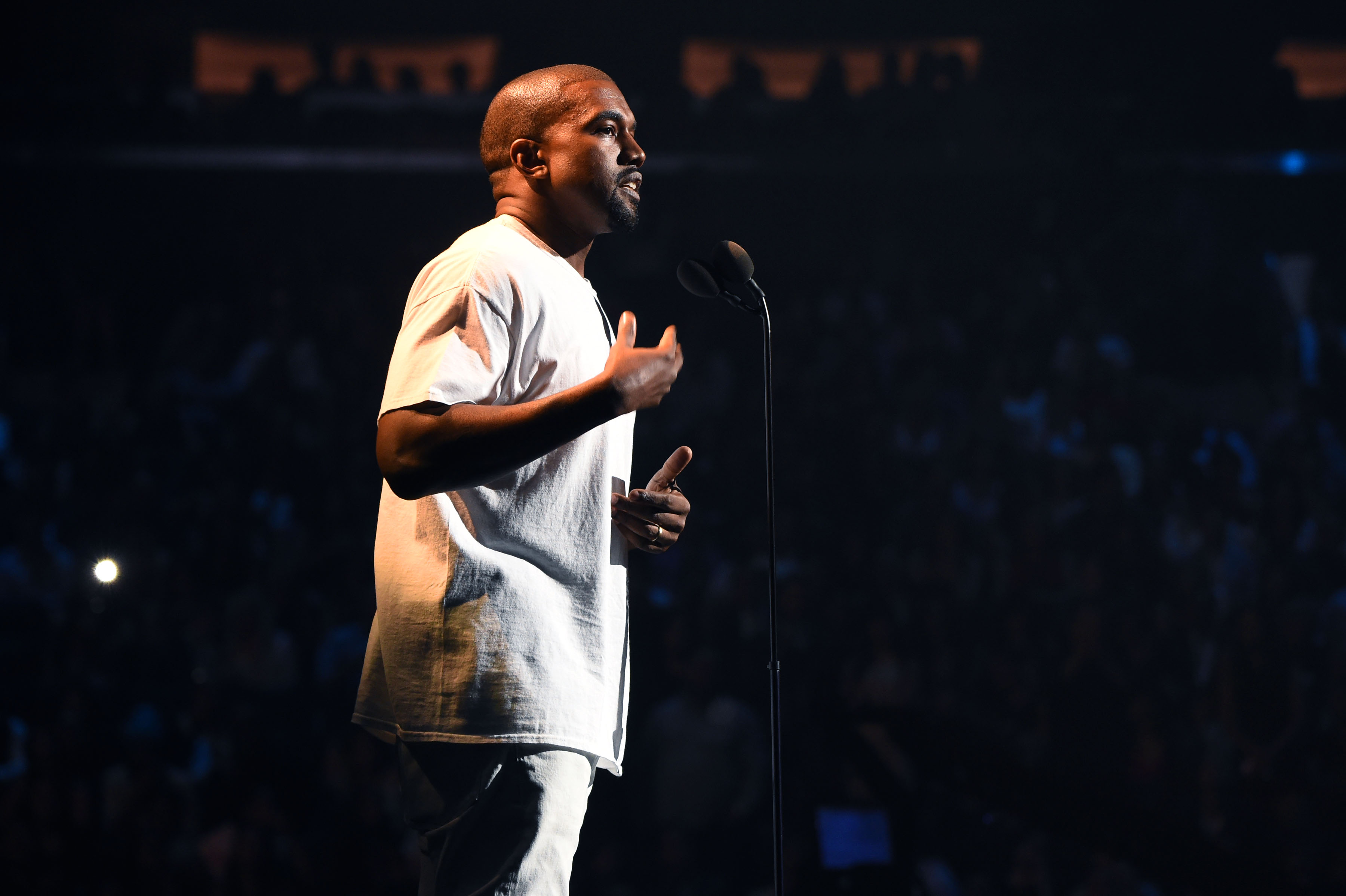 2016 MTV Video Music Awards - Show