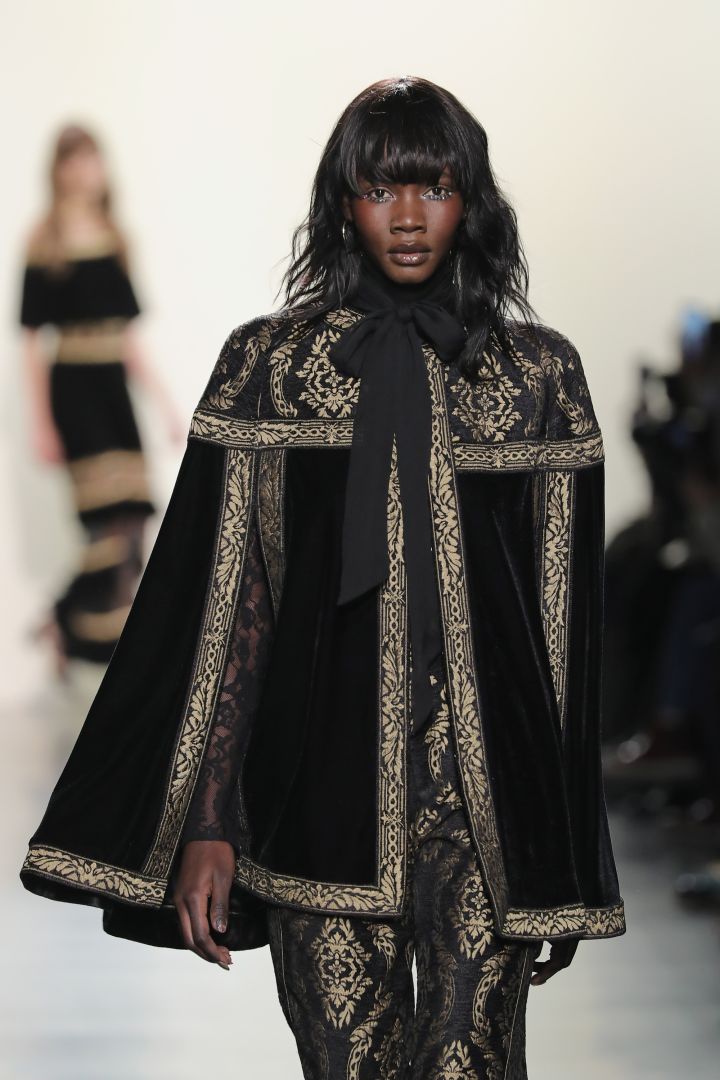 TADASHI SHOJI