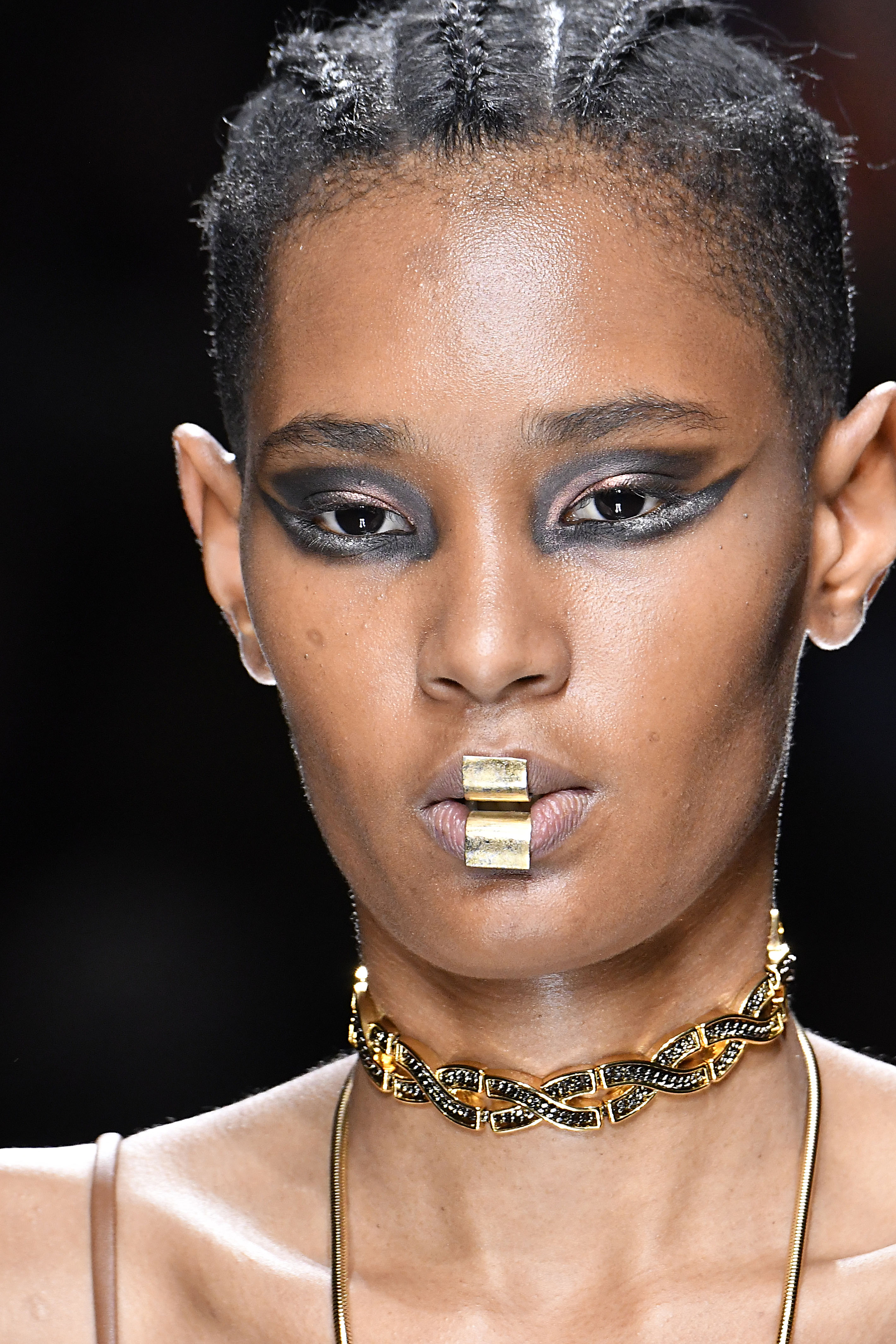 Balmain : Runway - Paris Fashion Week Womenswear Fall/Winter 2017/2018