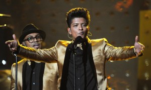 Bruno Mars performs at the Staples Cente