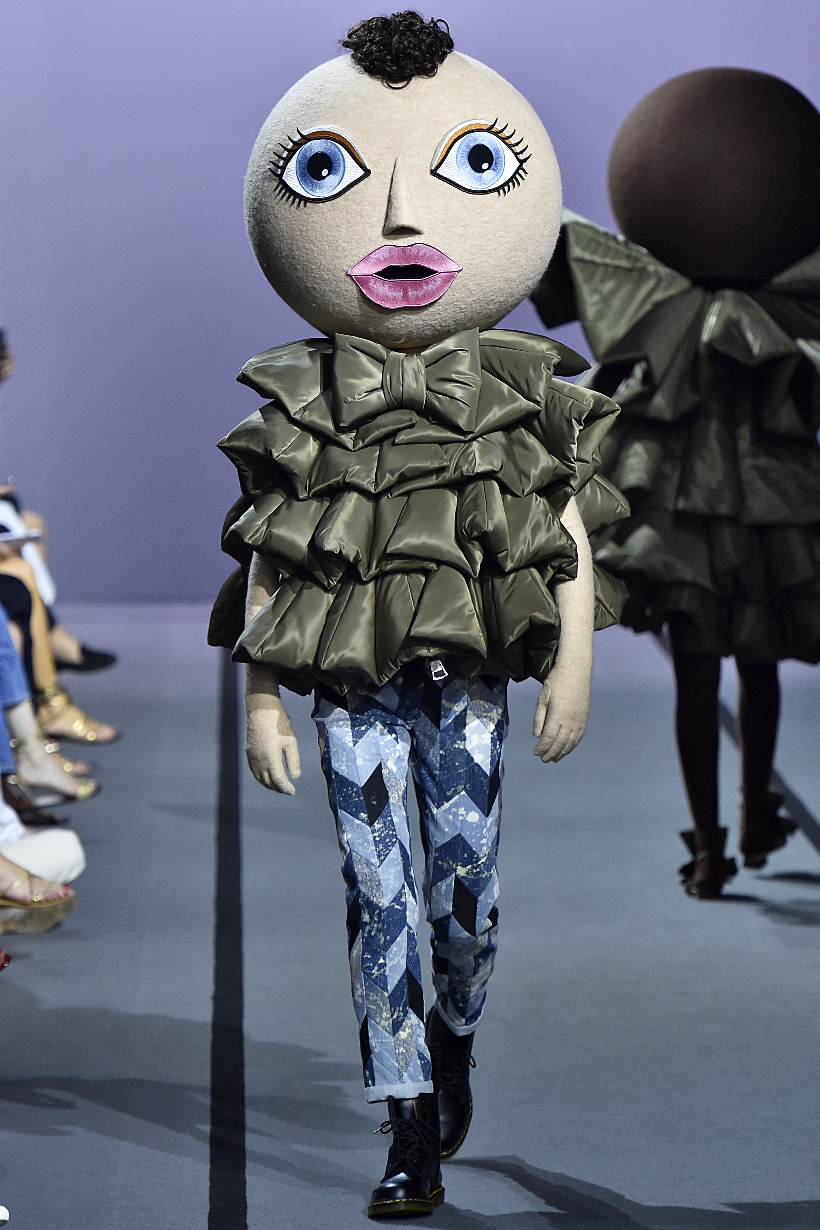 Viktor & Rolf : Runway - Paris Fashion Week - Haute Couture Fall/Winter 2017-2018