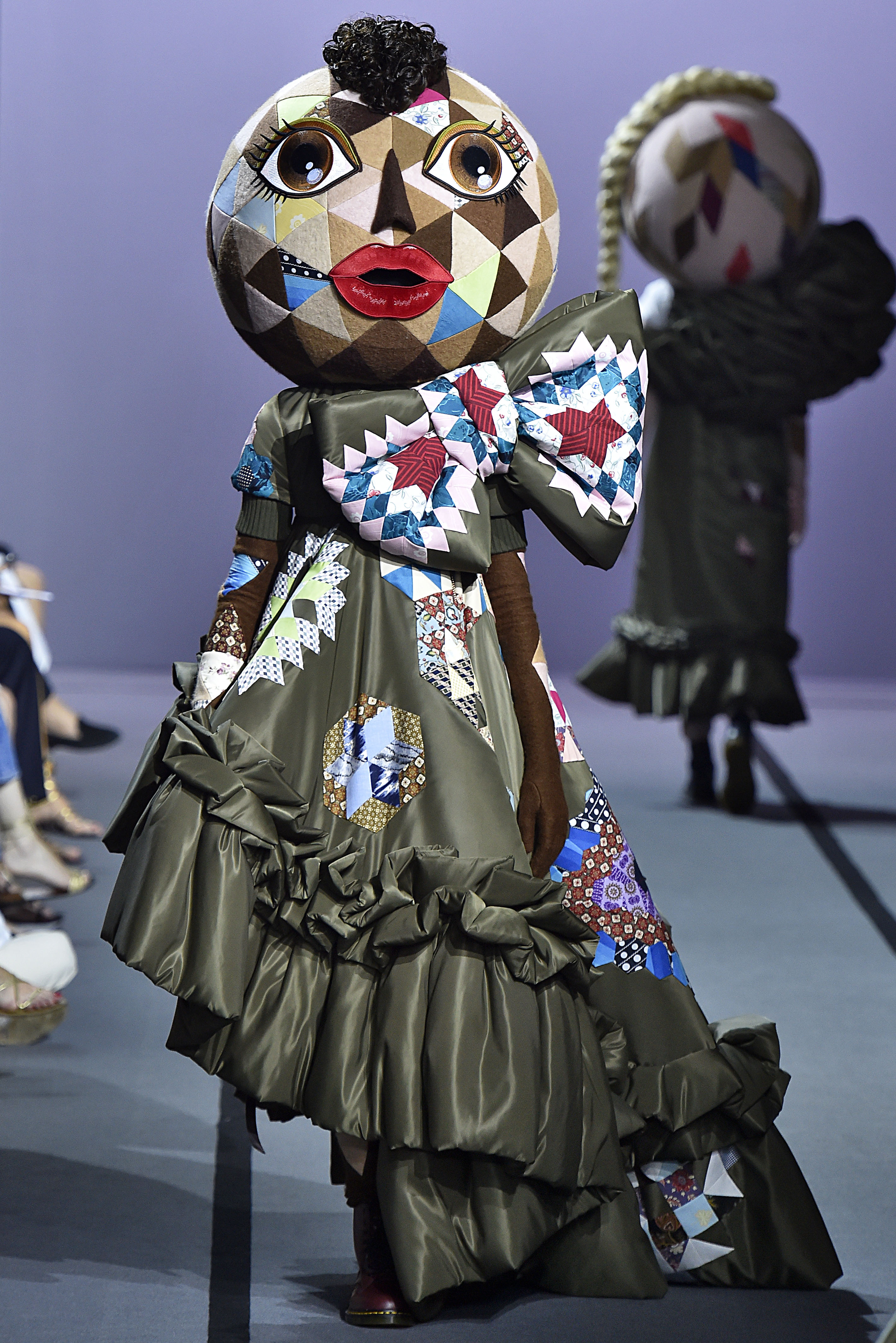 Viktor & Rolf : Runway - Paris Fashion Week - Haute Couture Fall/Winter 2017-2018