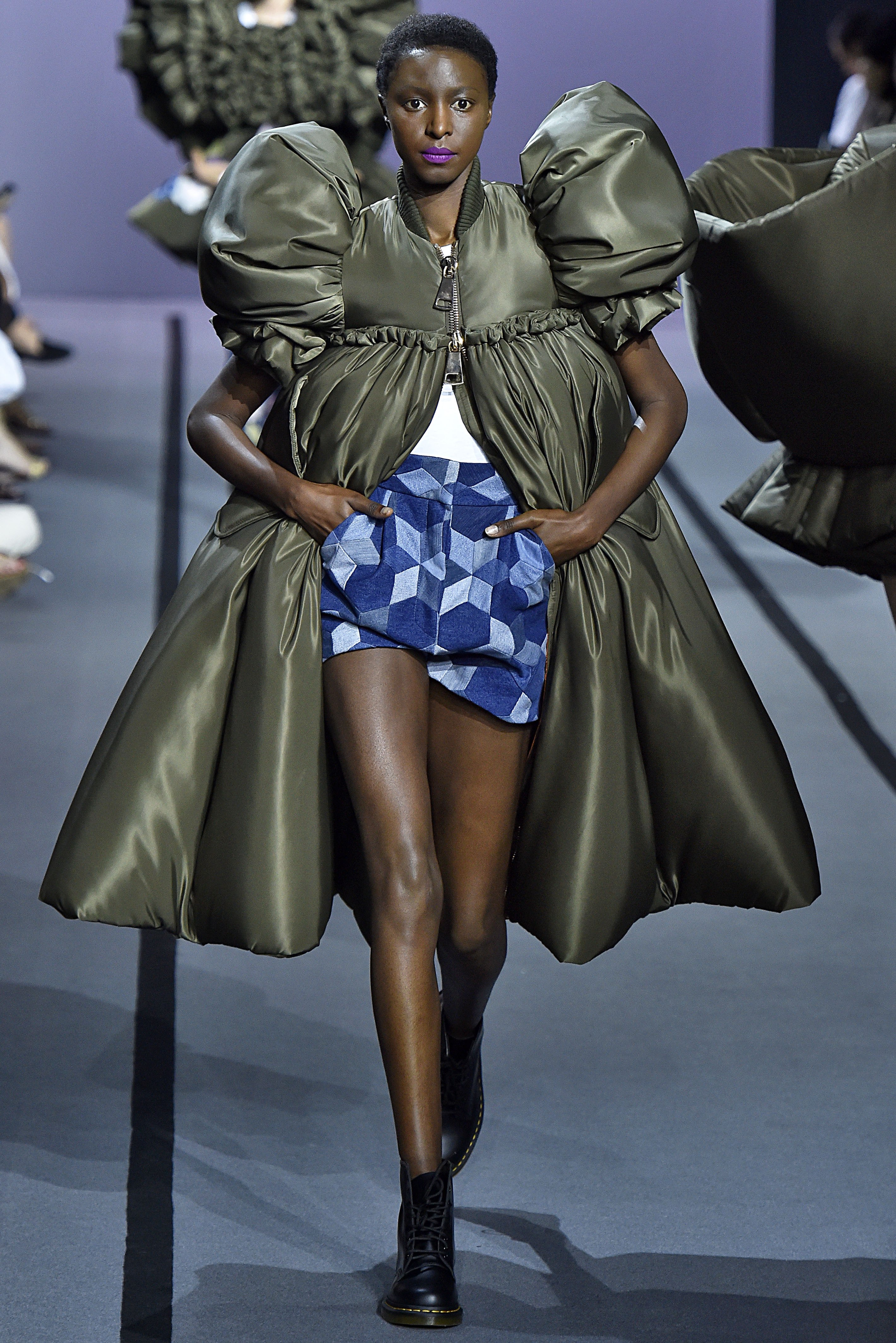 Viktor & Rolf : Runway - Paris Fashion Week - Haute Couture Fall/Winter 2017-2018