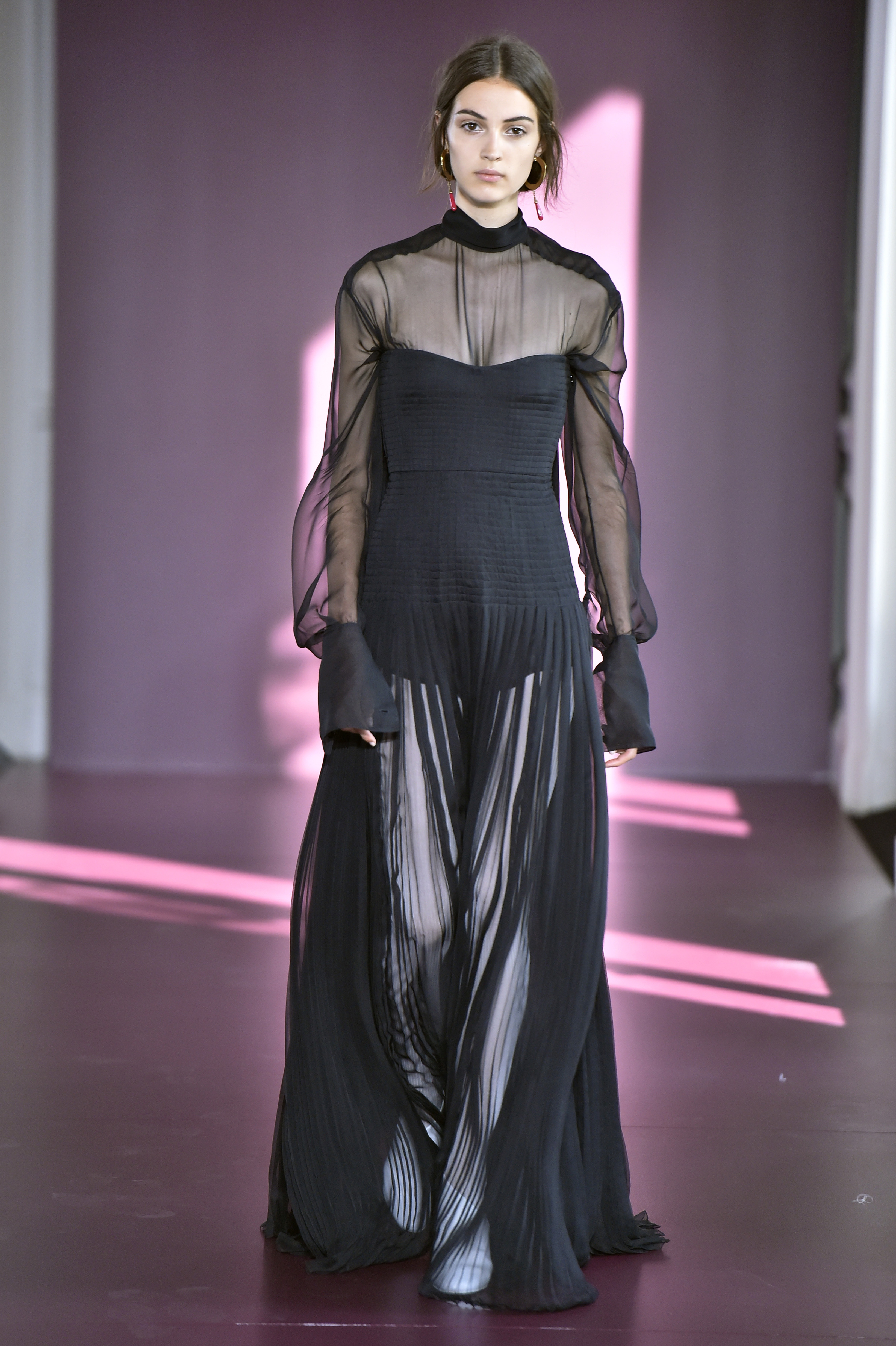 Valentino - Couture Fall 2017 Runway - Paris Haute Couture Fashion Week