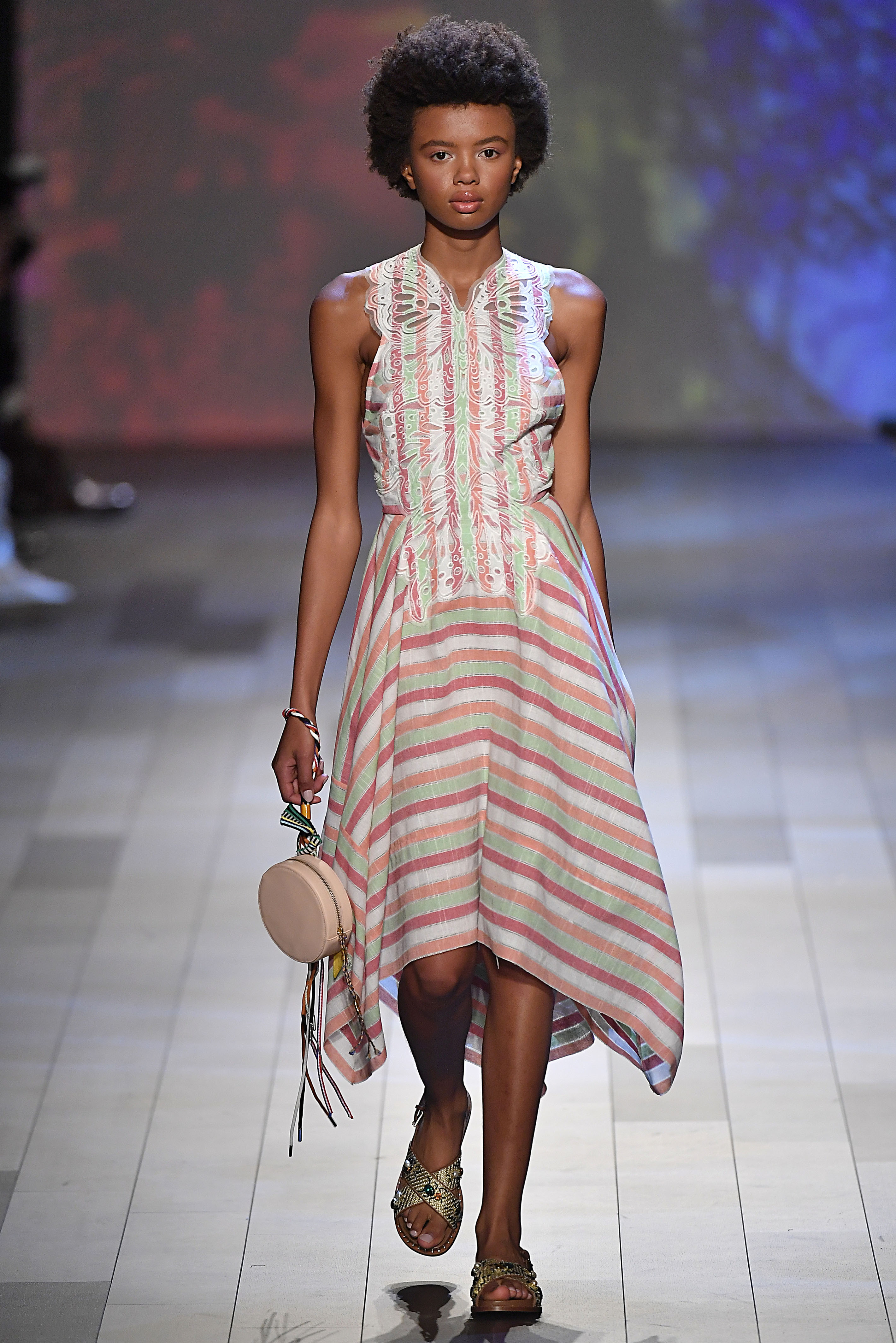 Vivienne Tam - Runway - September 2017 - New York Fashion Week