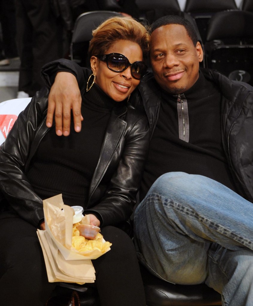 MARY J. BLIGE, HER HUSBAND, AND MARIA SHRIVER AT THE LAKERS GAME