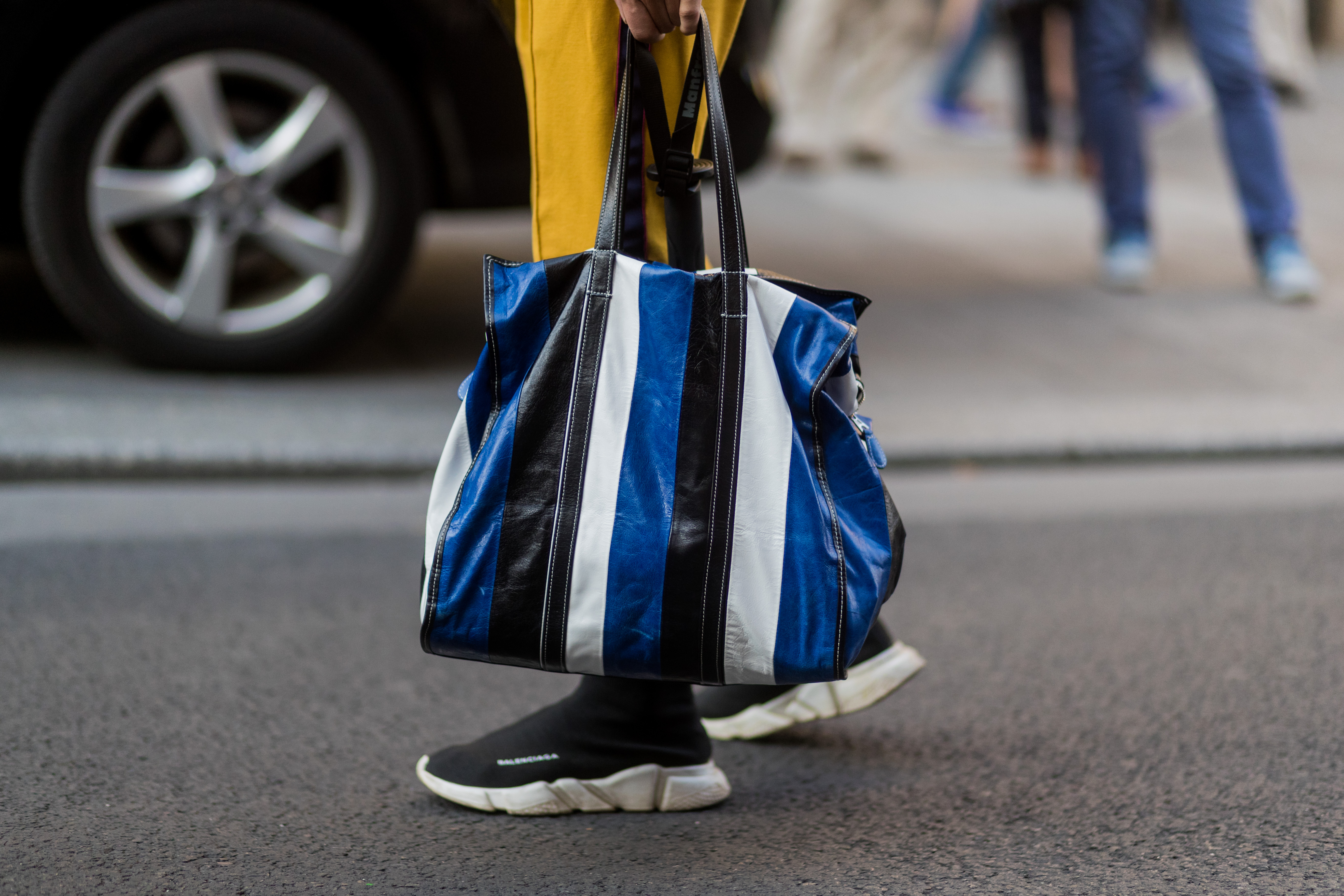 Street Style - Paris Fashion Week - Menswear Spring/Summer 2018 : Day Four