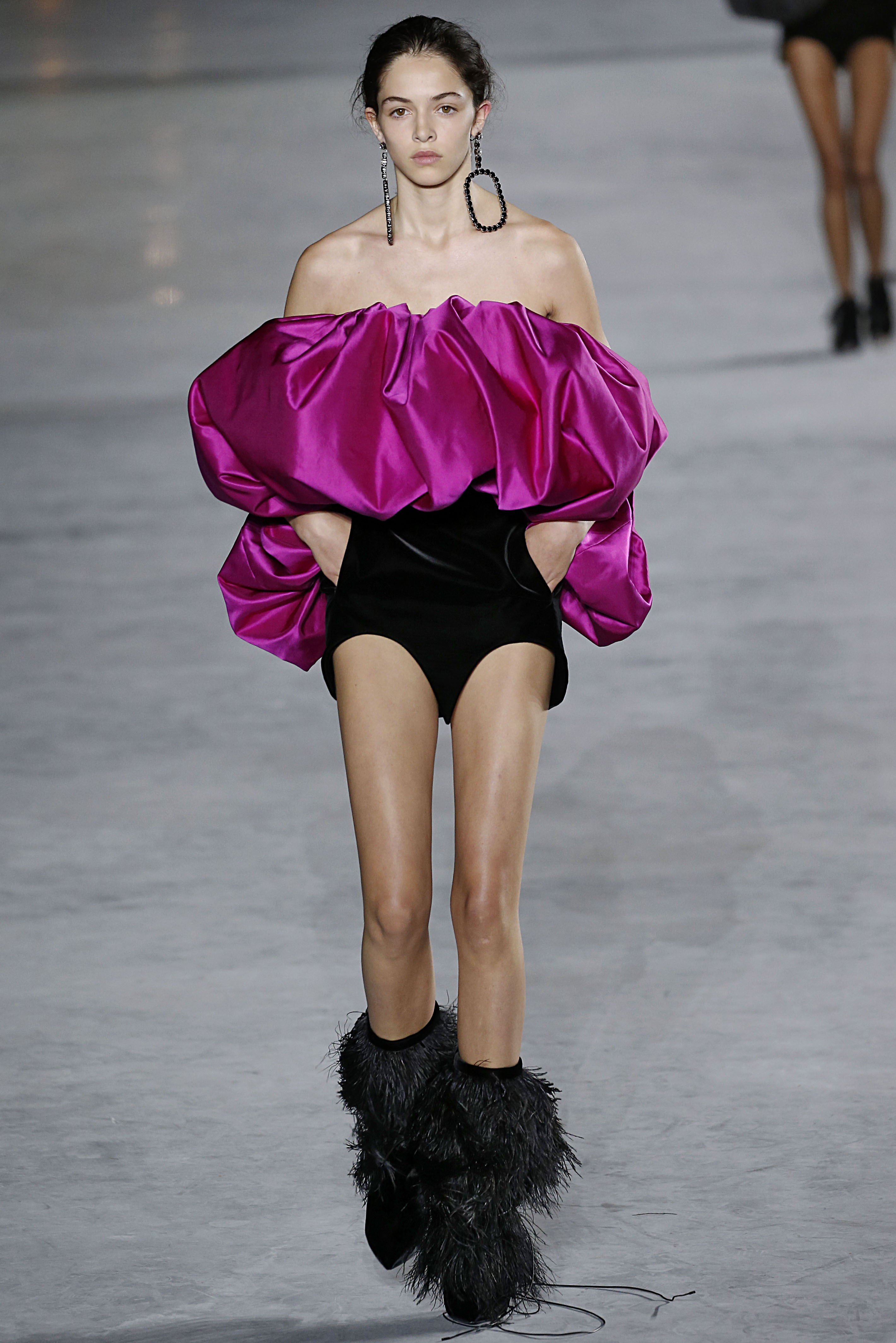 Saint Laurent : Runway - Paris Fashion Week Womenswear Spring/Summer 2018