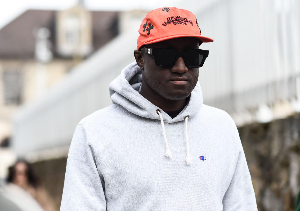 Street Style - Paris Fashion Week - Womenswear Fall/Winter 2020/2021 : Day Five
