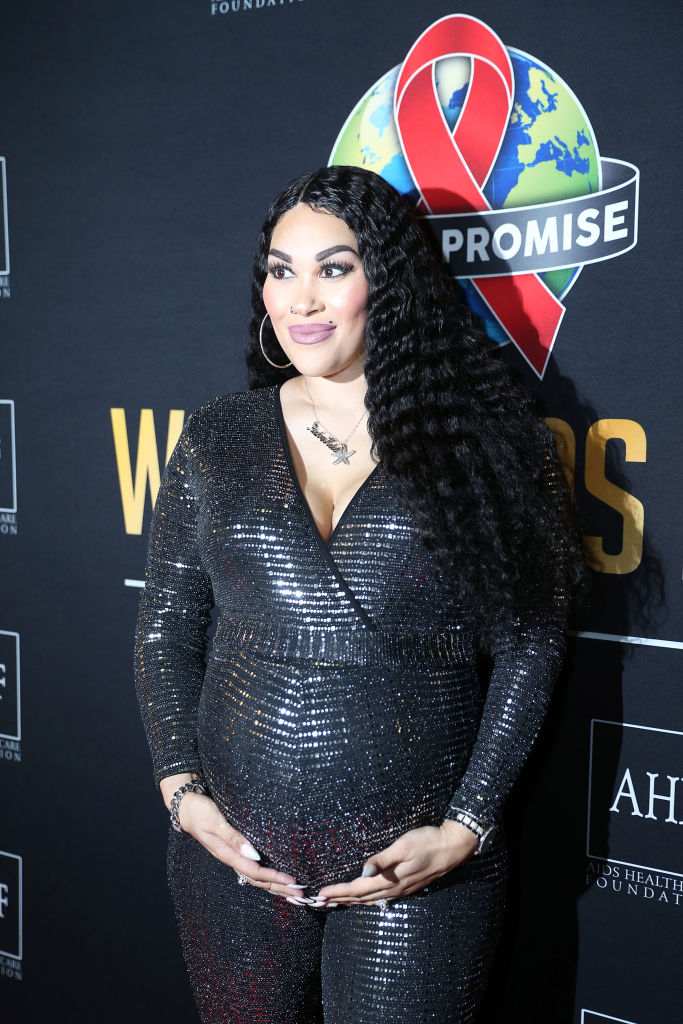 KeKe Wyatt Pregnant Holding Baby Bump On Red Carpet