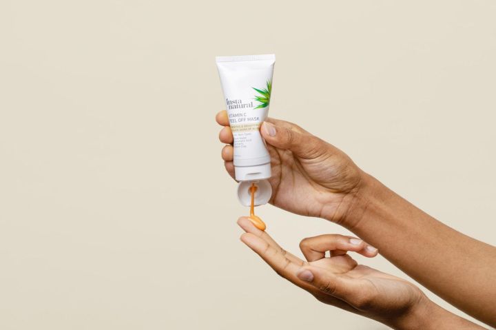 InstaNatural Vitamin C Peel-Off Mask