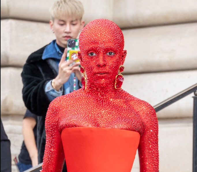 Doja Cat wears Schiaparelli : Outside Arrivals - Haute Couture Spring Summer 2023