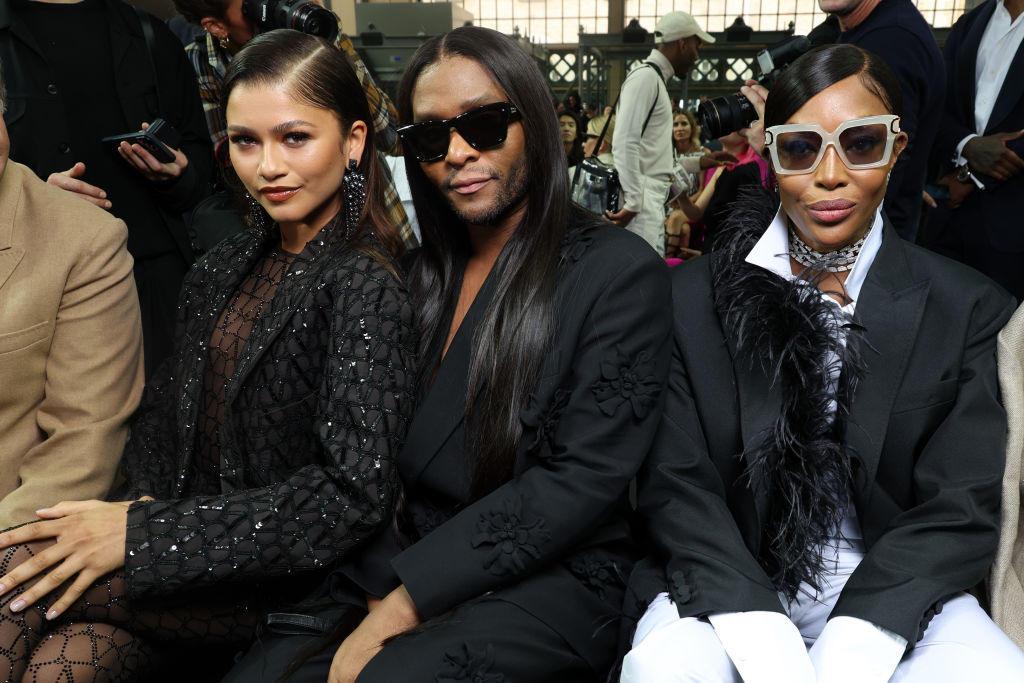 Zendaya law roach Naomi Campbell Valentino : Front Row - Paris Fashion Week - Womenswear Spring/Summer 2023