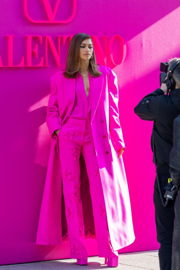 Valentino : Outside Arrivals - Paris Fashion Week - Womenswear F/W 2022-2023