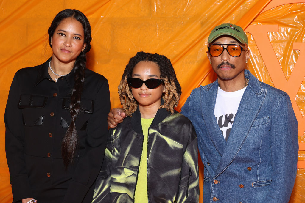 Louis Vuitton : Photocall - Paris Fashion Week - Womenswear Spring/Summer 2024