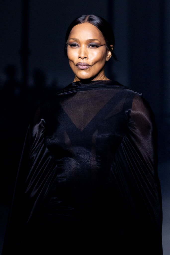 Mugler : Runway - Paris Fashion Week - Womenswear Spring/Summer 2024