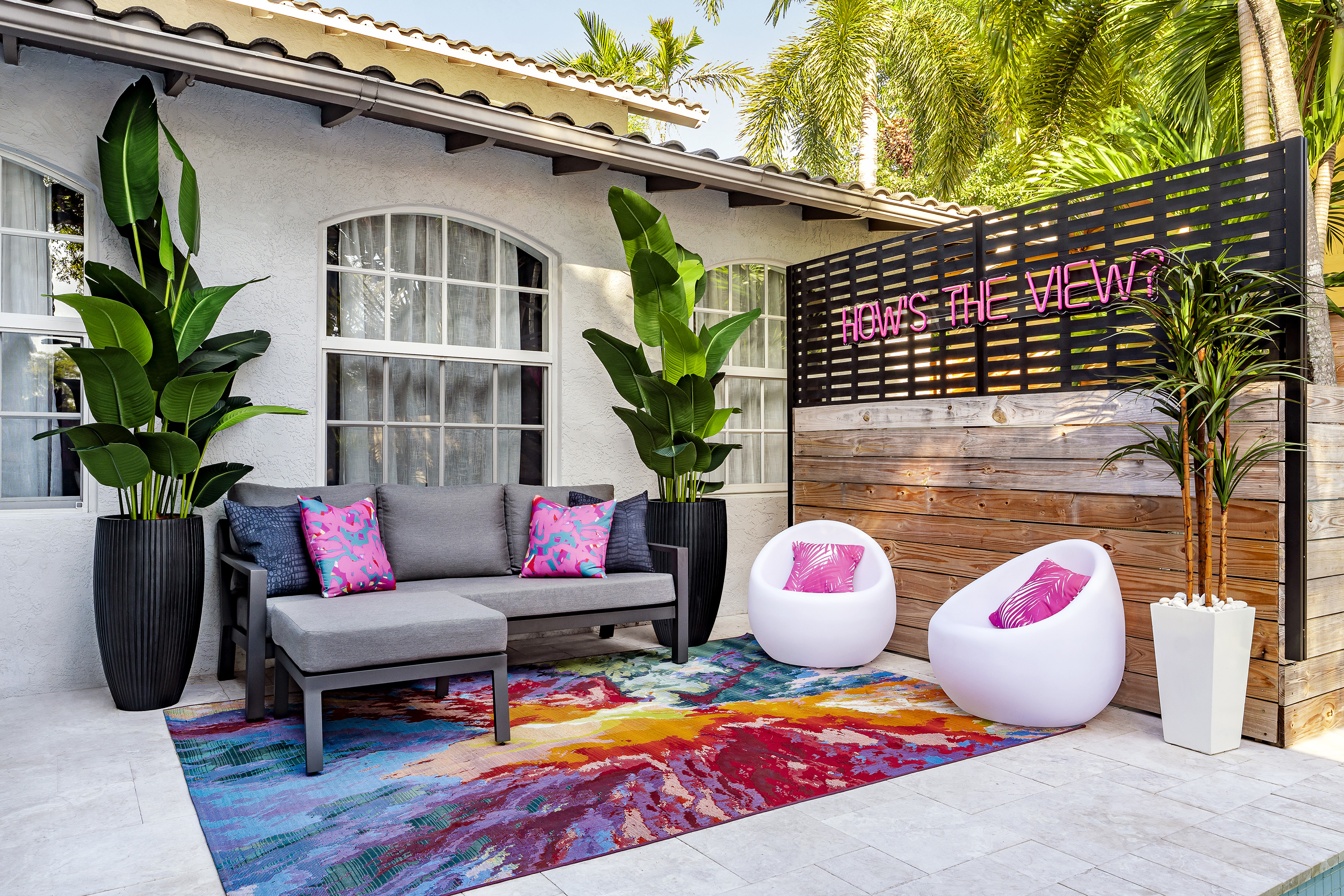 25 - La La Land - Airbnb - Exterior - Credit 25 - La La Land - Airbnb - Exterior - Credit Shelby Cooper