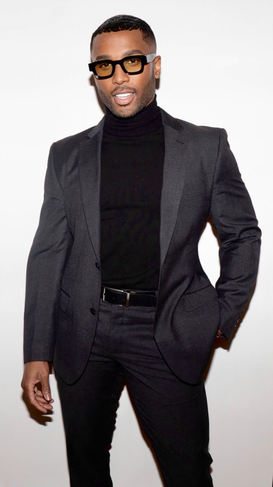 Celebrity Hairstylist Davontaé Washington Is Combing His Way Through Hollywood, One Strand At A Time