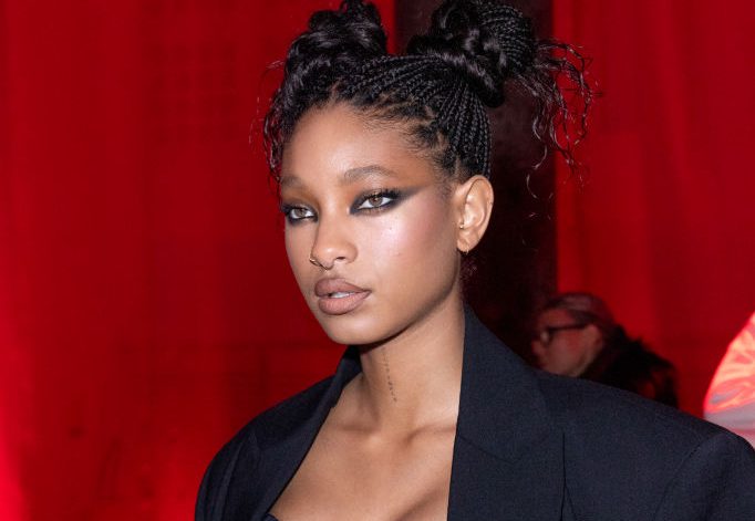 Vetements : Front Row - Paris Fashion Week - Womenswear Fall/Winter 2024-2025