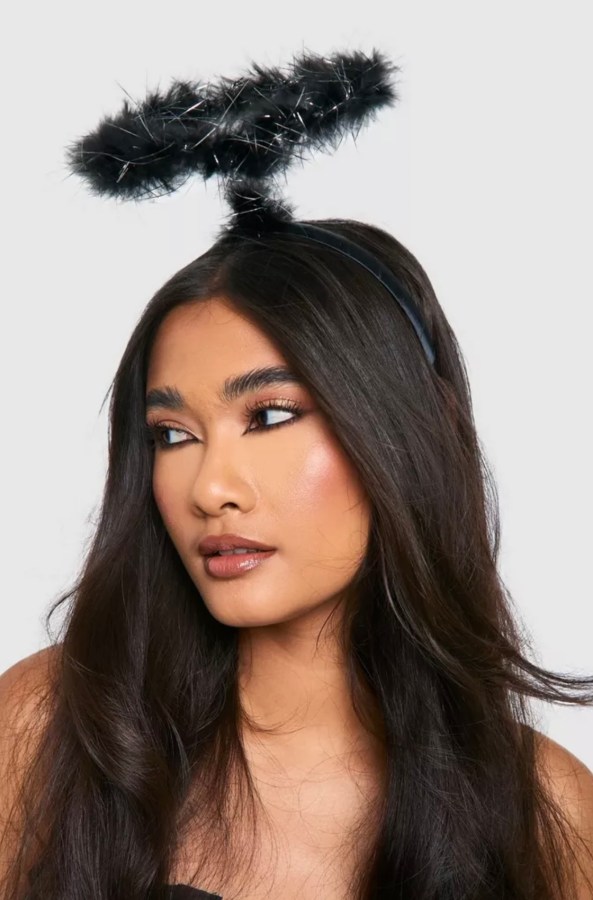 Halloween Accessories For The Girl Who Kinda Likes To Dress Up