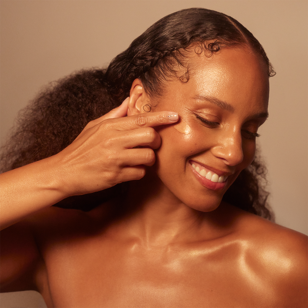 KEYS, Soulcare, Alicia Keys applying serum to cheek, Melanin Beauty Awards | iOne National Sales, Urban One | 2024-11-30