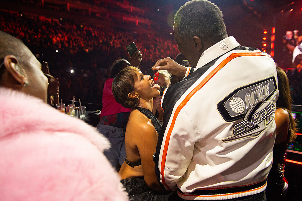 Usher Night 9: VIP Arrivals And Performance