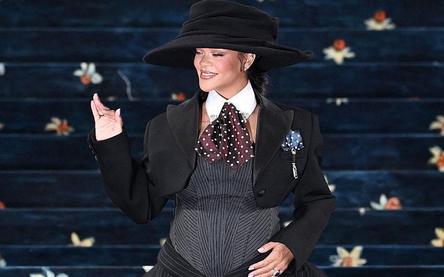 rihanna maternity fashion METGALA-CELEBRITY-MUSEUM-RED CARPET