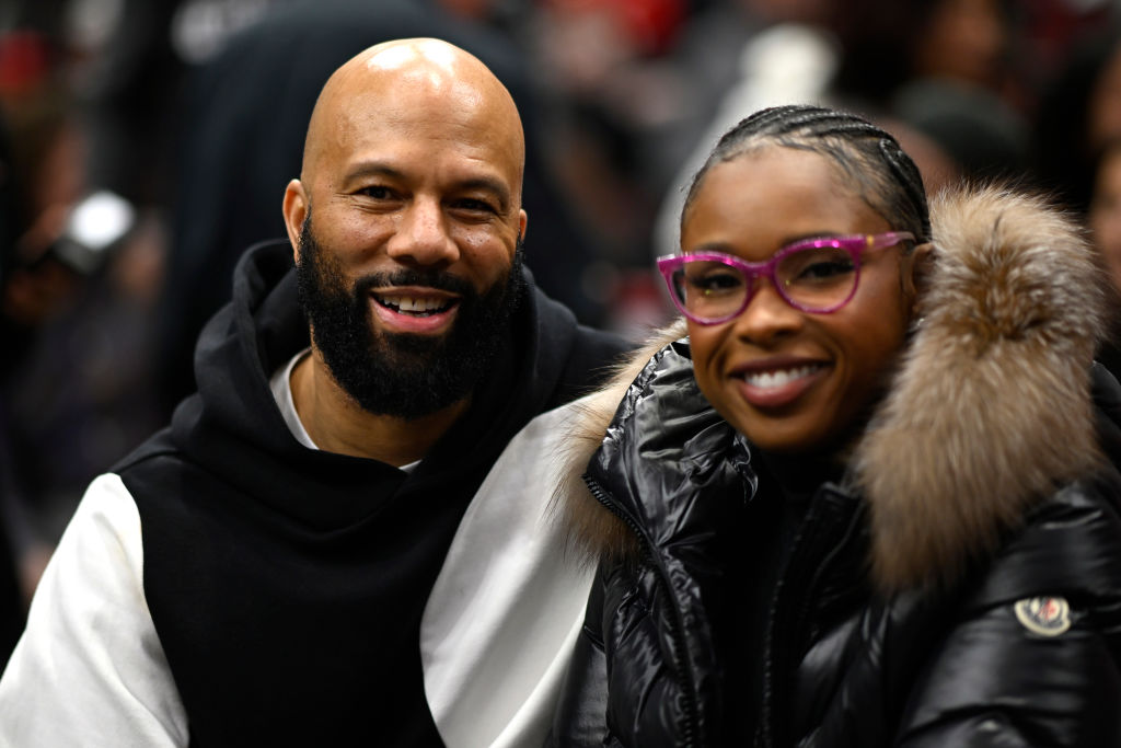 jennifer hudson and common going strong Philadelphia 76ers v Chicago Bulls
