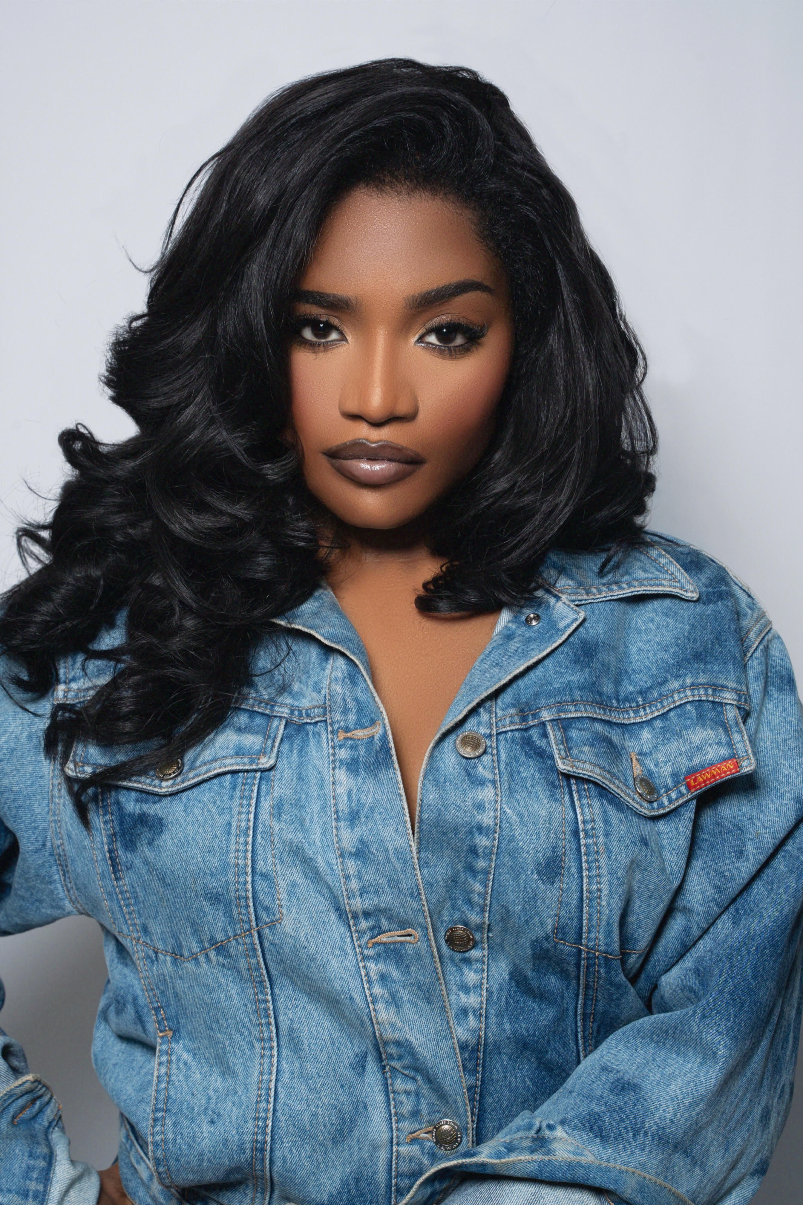 Freelance Celebrity MUA Tays Muse