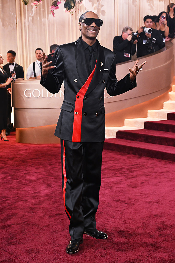 Snoop Dogg Gives A Dapper Red & Black Moment